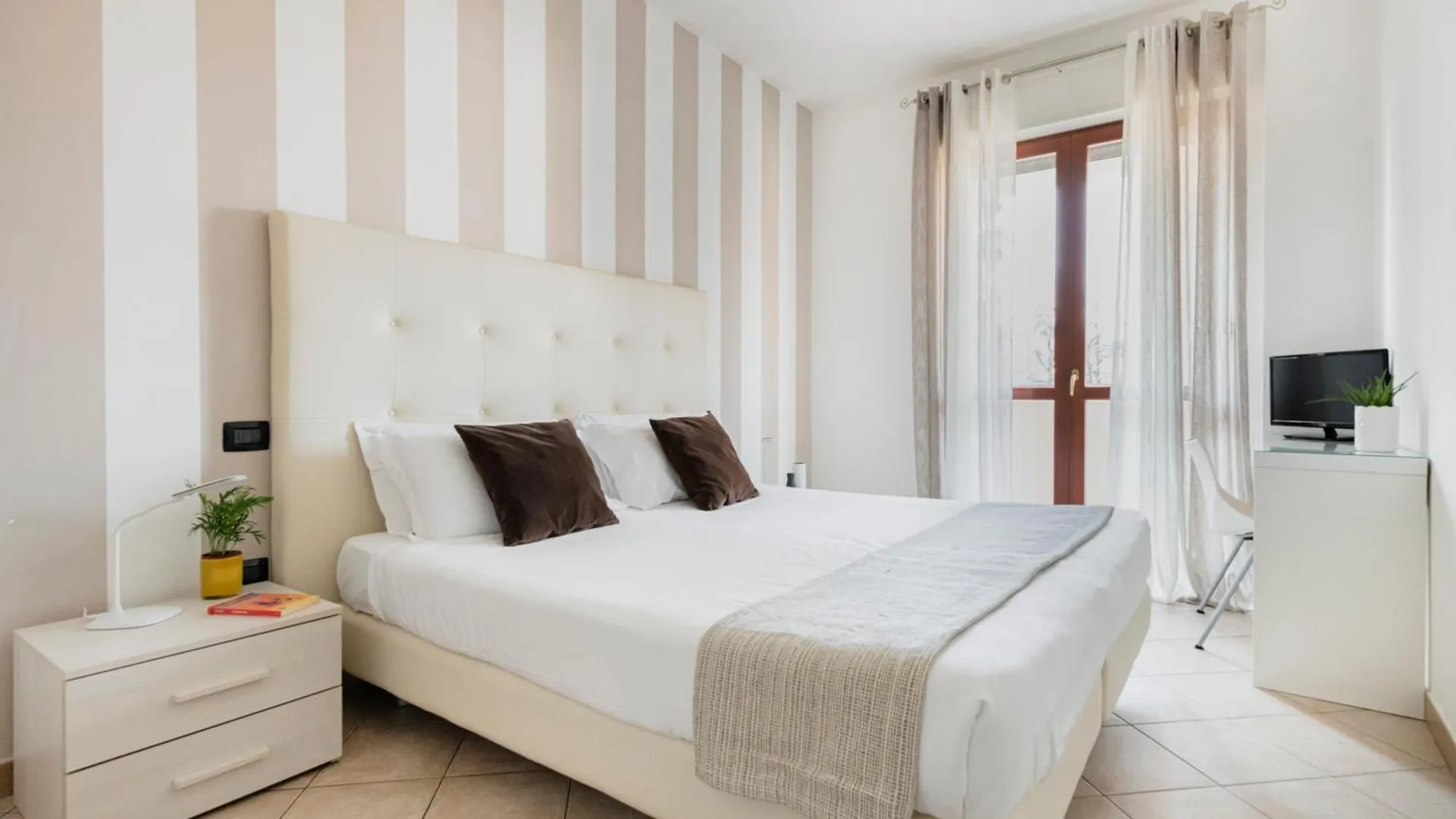 Hq Aparthotel Milano Inn - Smart Suites Cinisello Balsamo 2*,  Italy
