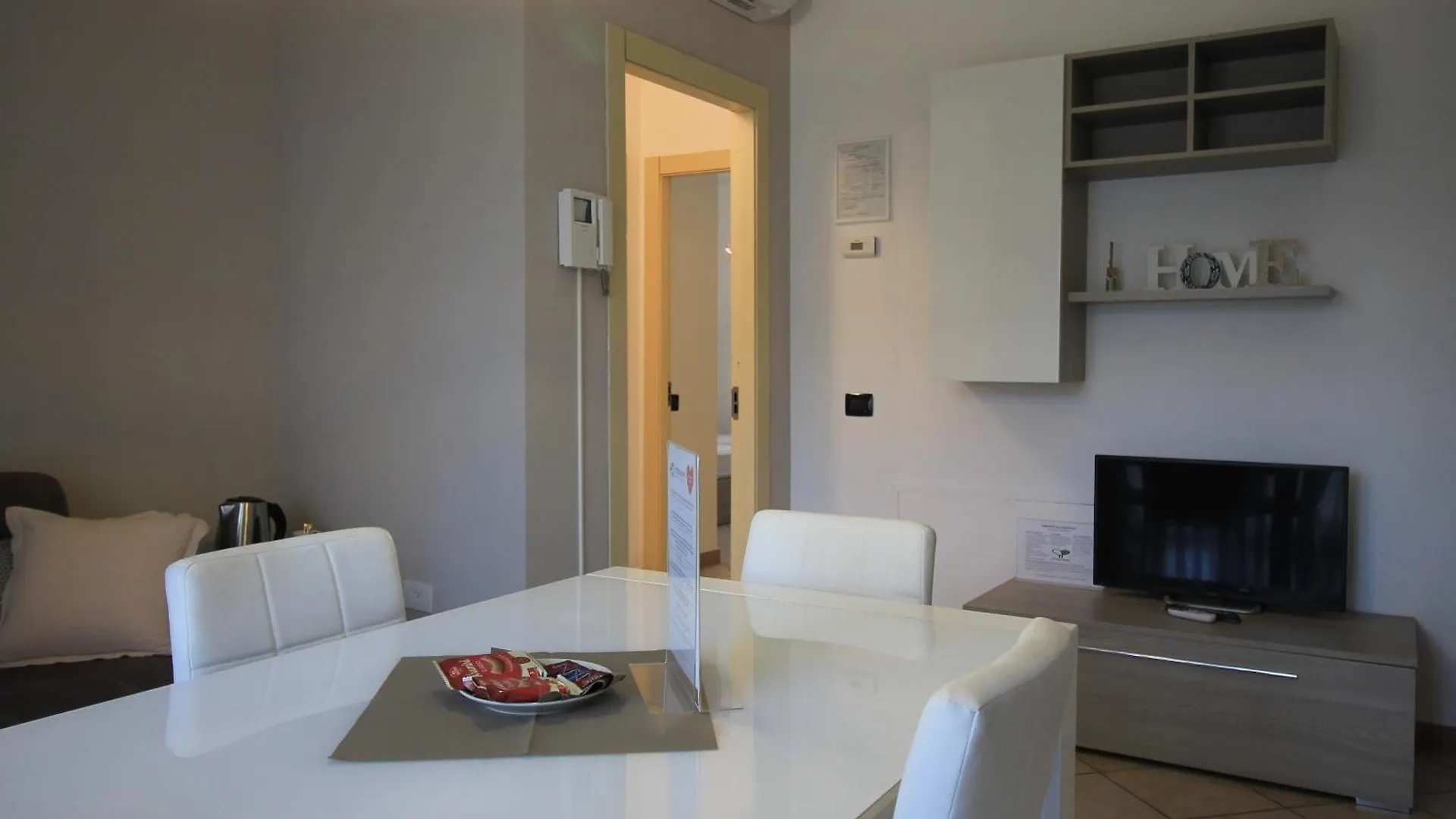 Hq Aparthotel Milano Inn - Smart Suites Cinisello Balsamo
