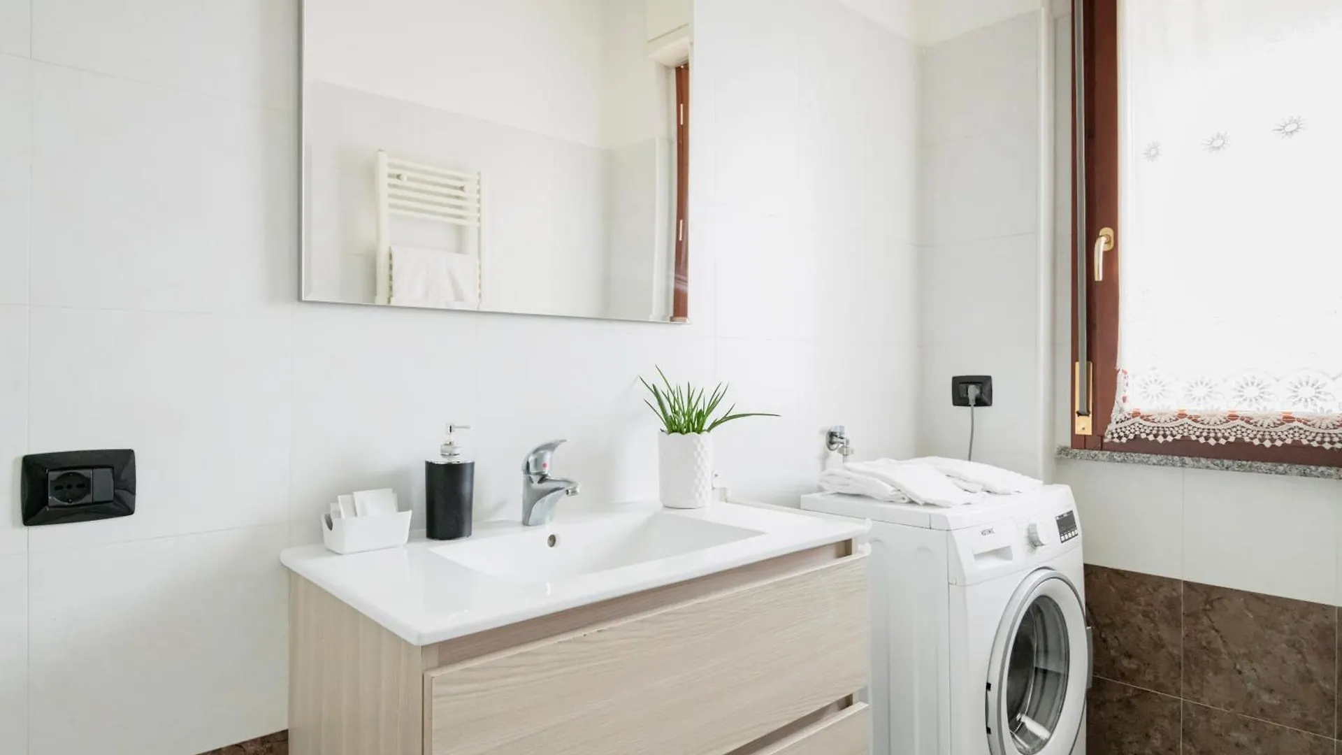 Hq Aparthotel Milano Inn - Smart Suites Cinisello Balsamo