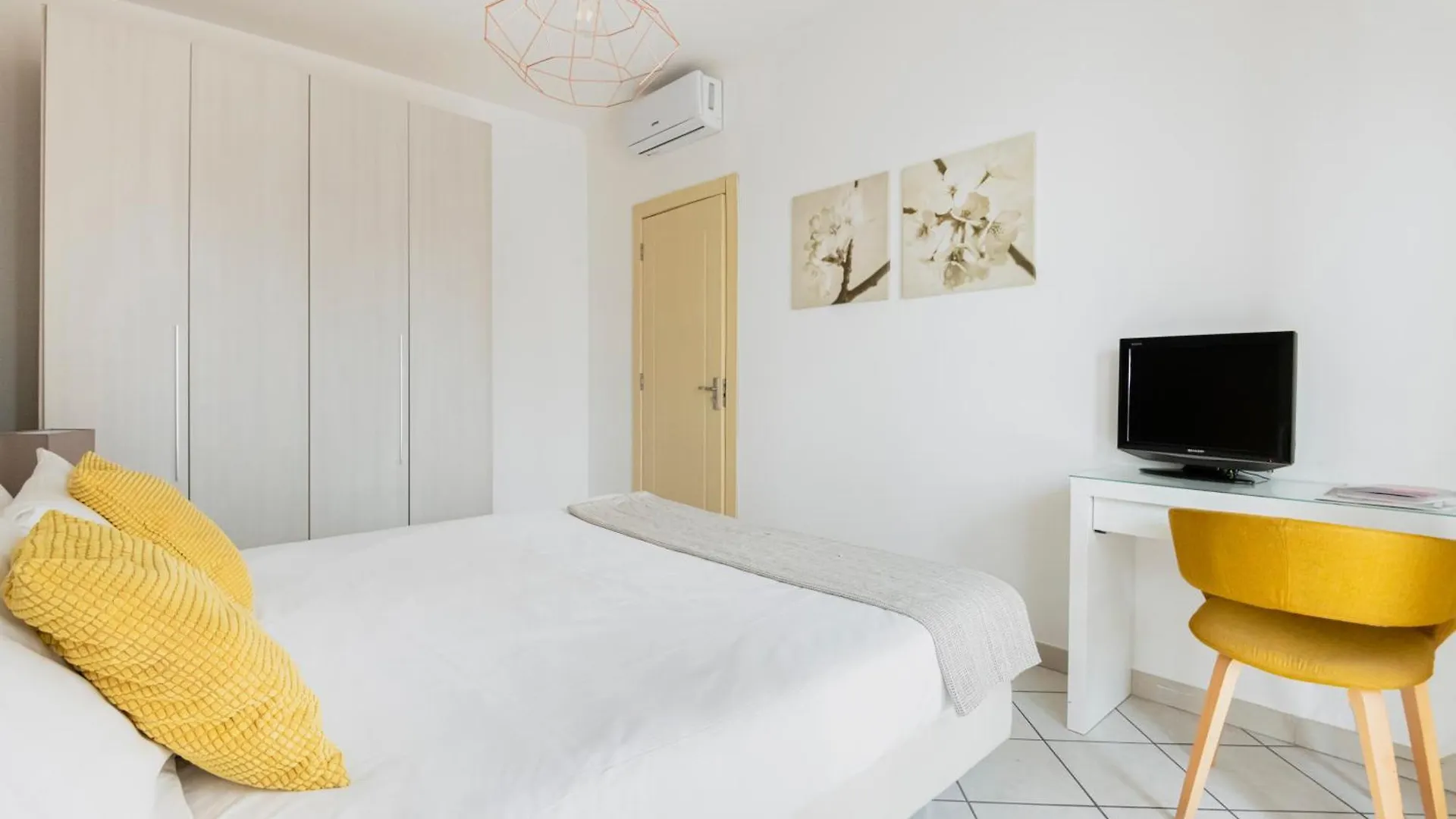 Hq Aparthotel Milano Inn - Smart Suites Cinisello Balsamo 2*,  Italy